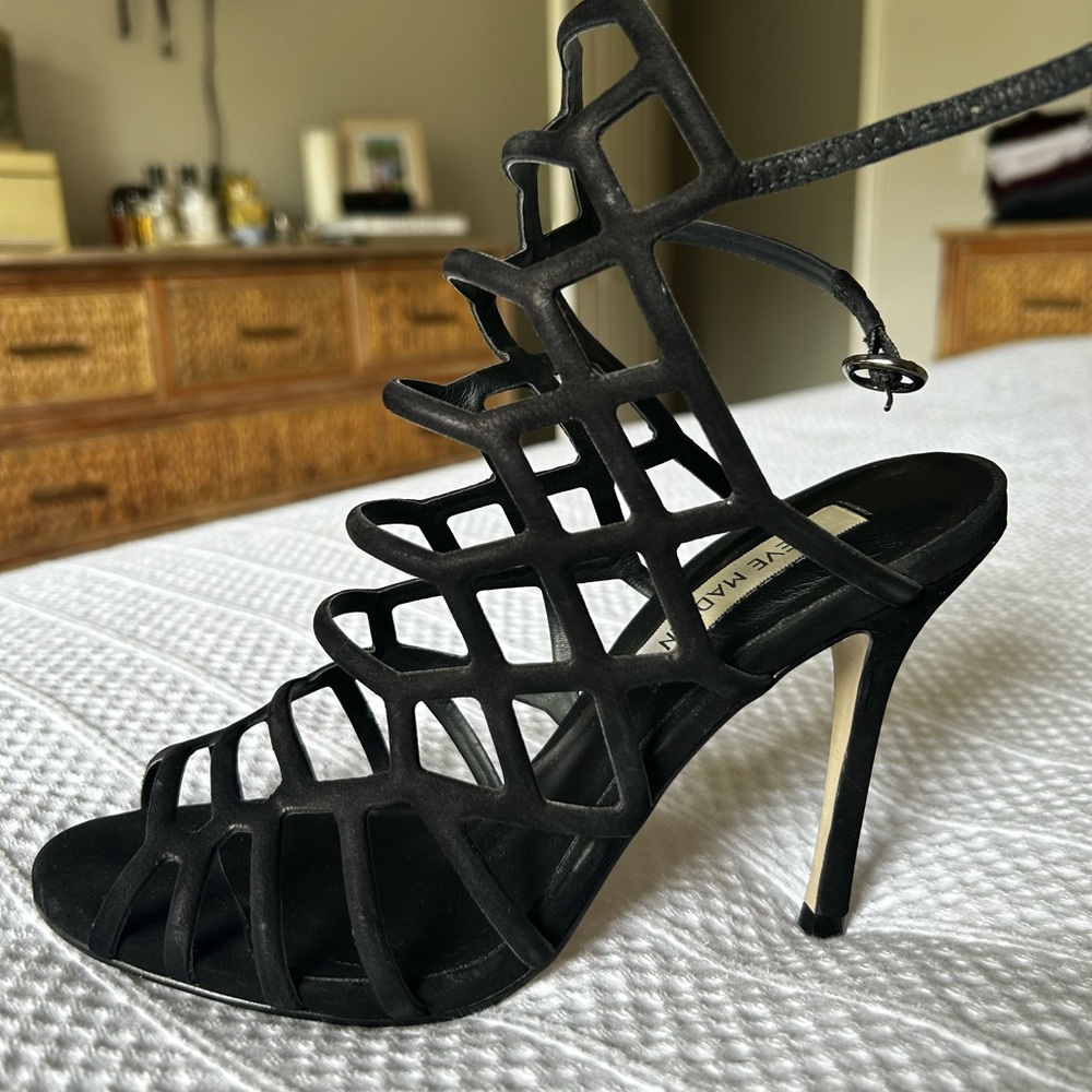 Steve Madden Laced front Heel